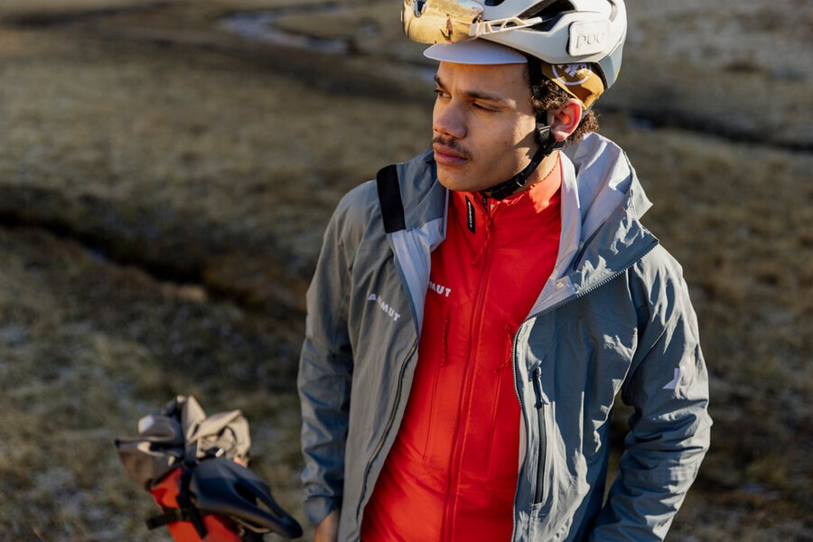 assos x mammut hs フード付きジャケット メンズ strata