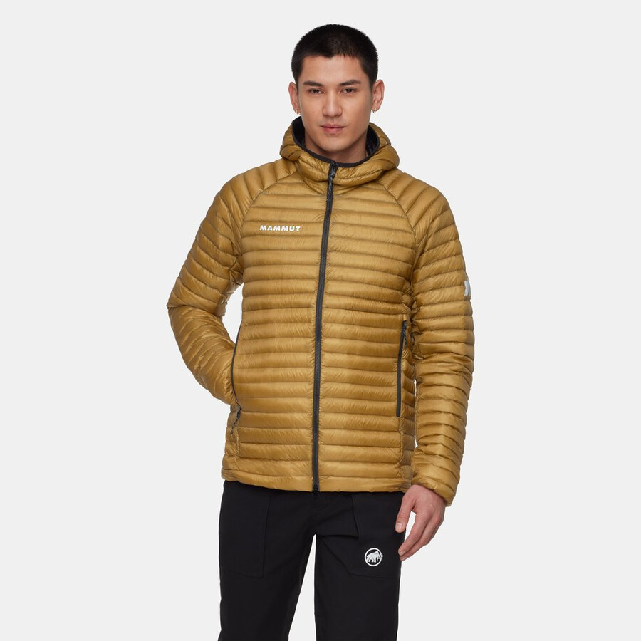 assos x mammut aenergy in フード付きジャケット メンズ ナチュラルブラウンベージュ