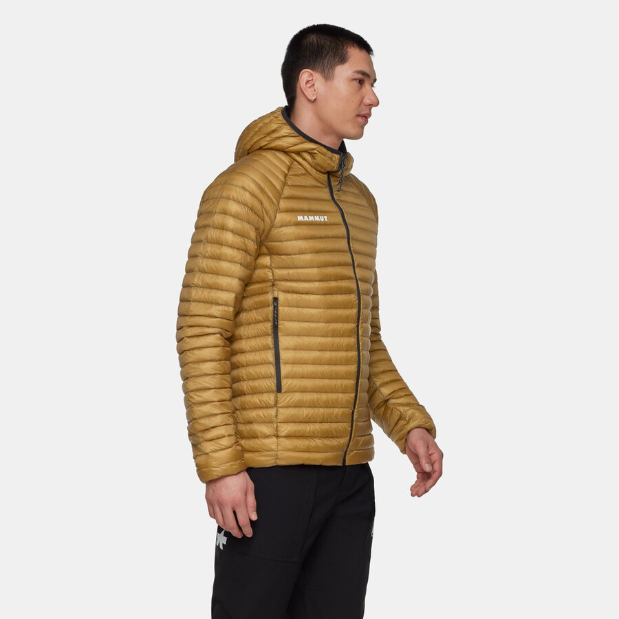 assos x mammut aenergy in フード付きジャケット メンズ ナチュラルブラウンベージュ