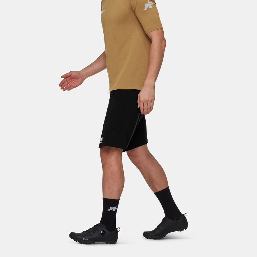 assos x mammut tactica カーゴ ショーツ t3 ブラック