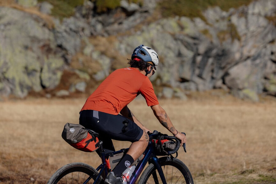 assos x mammut tactica ビブショーツ t5 ブラック