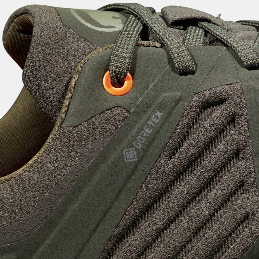 アルティメット iii ロー gtx メンズ ティンダークティン